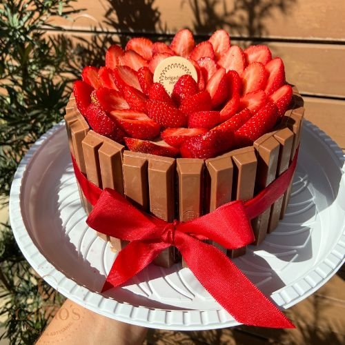 Torta Kit Kat com Morangos