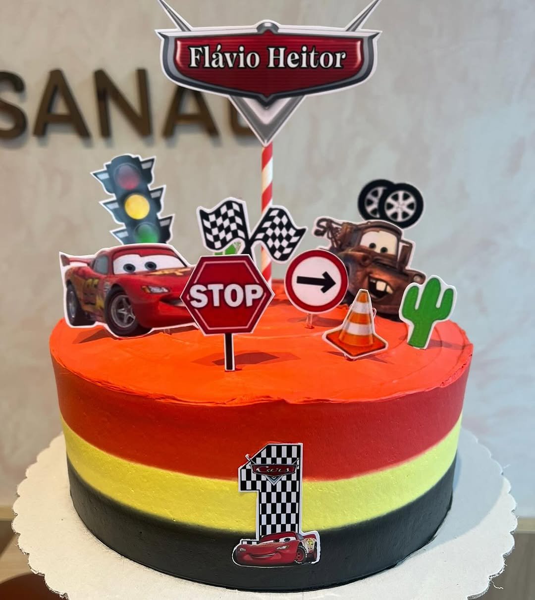 Bolo infantil tema Carros Disney para Flávio Heitor - 1 ano